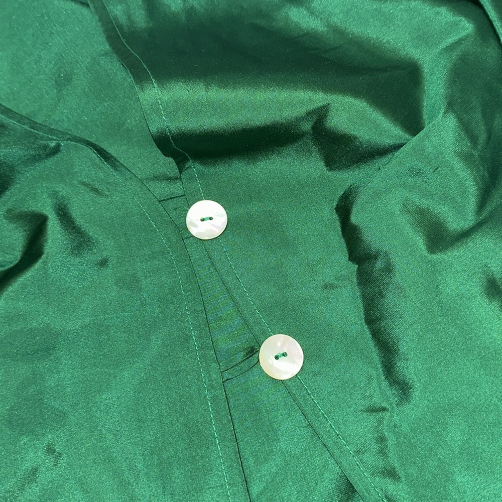 DONNI. Emerald Green Silk V-Neck Button Top - Picture 3 of 9